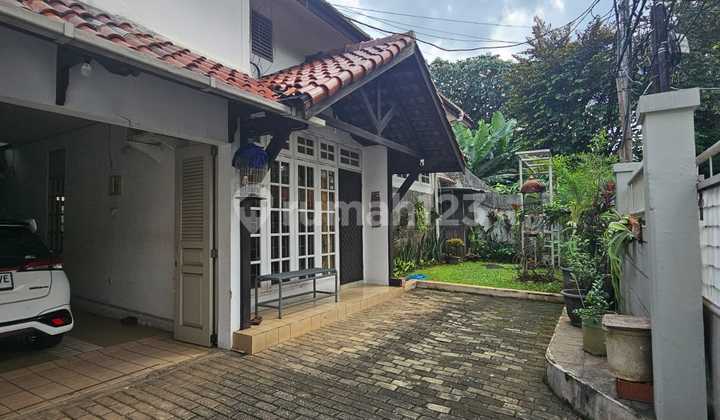 Rumah Klasik Di Area Kemang,jakarta Selatan