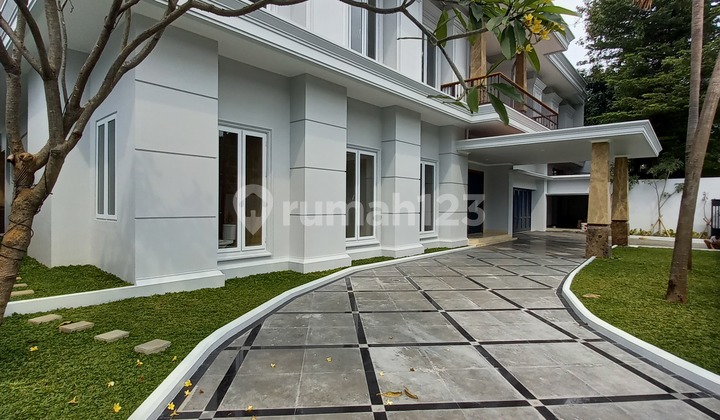 Rumah Modern Klasik Di Kemang Ampera, Jakarta Selatan Rumah Modern Klasik Di Kemang Ampera, Jakarta Selatan