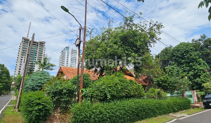 Large Land with House Bonus in Pondok Labu Complex Area, Cilandak, South Jakarta Large Land with House Bonus in Pondok Labu Complex Area, Cilandak, South Jakarta
