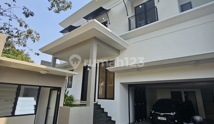 Rumah Baru Modern Klasik Di Cilandak, Jaksel Rumah Baru Modern Klasik Di Cilandak, Jaksel