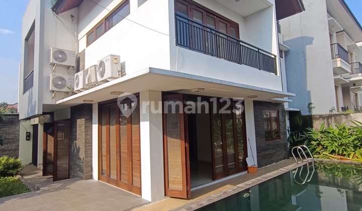 Best Deal! 3-Story House in Cilandak, Pool, Rooftop, 8.8M Negotiable