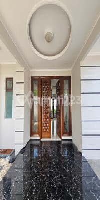 Rumah Baru Renovasidi Area Kemang, Jakarta Selatan 2