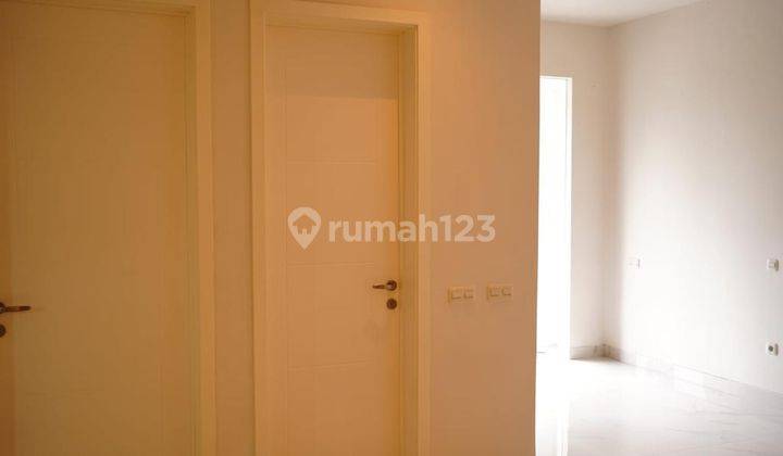 Rumah 2 Lantai Siap Huni di Grand Harvest, Cluster Bellvoir, Surabaya 2