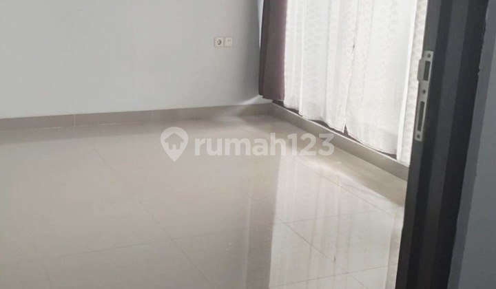 kamar tidur rumah cluster 2 lantai di