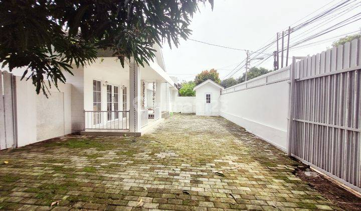 Rumah Gaya Modern Glass House 2 Menit ke SPK KINDERFIELD SCHOOL Cirebon 1