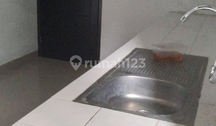 dapur rumah cluster 2 lantai di