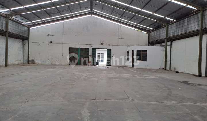 Strategic Warehouse in the Center of Semarang City, Container Accessible, Near Toll Road, Near Kic Gatsu, Near Airport, For Rent in Suratmo, West Semarang. Strategic Warehouse in the Center of Semarang City, Container Accessible, Near Toll Road, Near Kic Gatsu, Near Airport, For Rent in Suratmo, West Semarang.