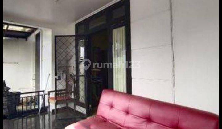 ruang keluarga rumah bagus minimalis tengah kota