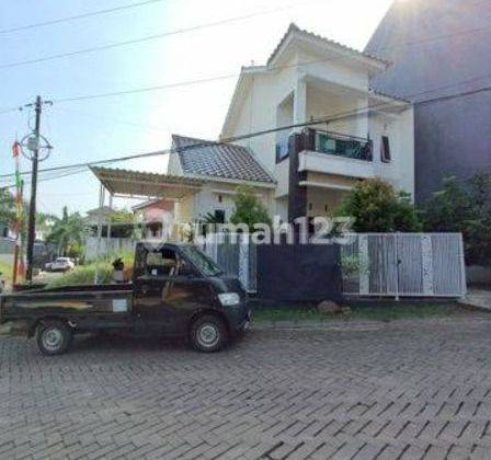 Rumah bagus tengah kota Semarang siap huni dekat kampus Undip Tembalang dijual di Mulawarman Tembalang Semarang selatan 1