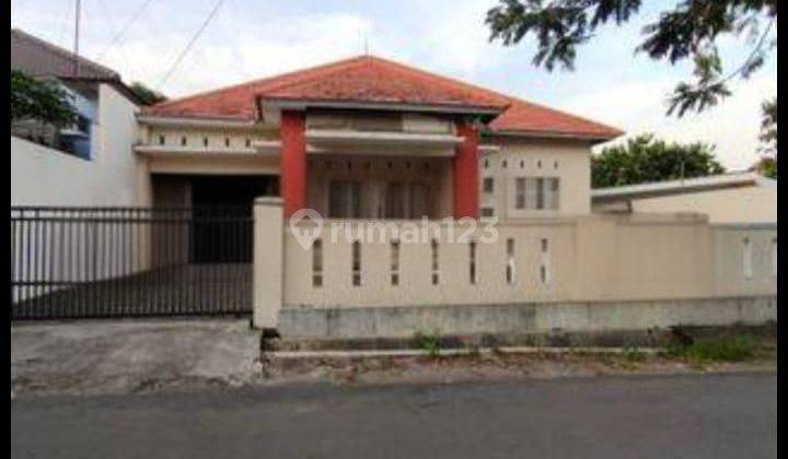 Rumah besar tengah kota siap huni dekat kampus undip dekat tol dijual di waru timur banyumanik semarang selatan 1