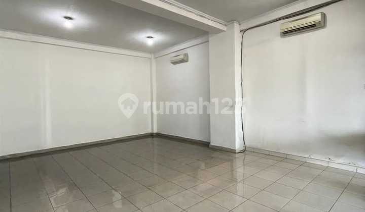 Strategic Shop House in Downtown Semarang, Busy Area Near Toll Gate, Close to Undip Campus, Ready to Use, For Rent in Banyumanik Highway Shop House Complex, South Semarang. 2