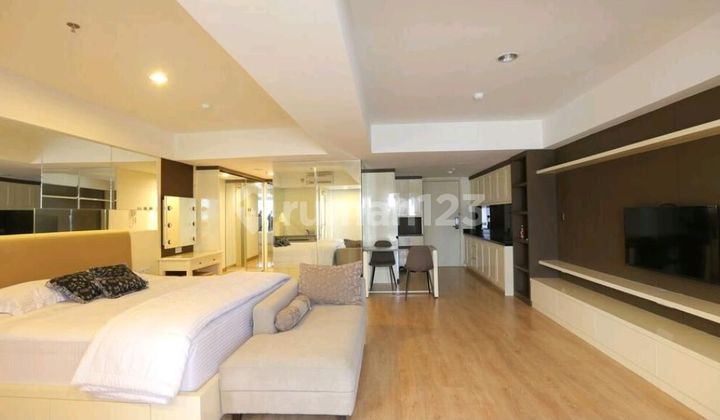 Furnished Studio Apartment 2 Combined Units Central Semarang City Center Near Simpang Lima Rent in Warhol Louis Kienne Pandanaran Pinnacle Apartment Central Semarang 2