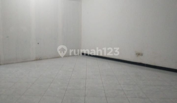 Ruko tengah kota Semarang ramai pusat kota dekat simpang lima dekat Mataram dekat kampung kali cocok untuk toko kuliner kantor gudang disewakan di jalan raya Kartini Semarang tengah