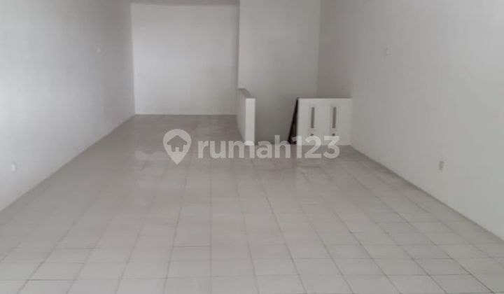 Strategic shop house in downtown Semarang, bustling city center, ready to use, near Paragon Mall, near Tugu Muda, near Simpang Lima, for rent on MH Thamrin, Central Semarang. 2