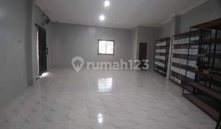 Central Semarang City Warehouse Strategic Near Kaligawe River Container Access Ready to Use For Sale on Woltermonginsidi Street, Pedurungan, East Semarang Central Semarang City Warehouse Strategic Near Kaligawe River Container Access Ready to Use For Sale on Woltermonginsidi Street, Pedurungan, East Semarang