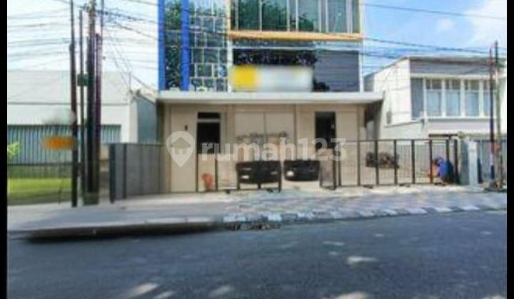 Strategic shop house in downtown Semarang, bustling city center, business hub near Simpang Lima on Jalan Raya Gajahmada, Central Semarang. 2