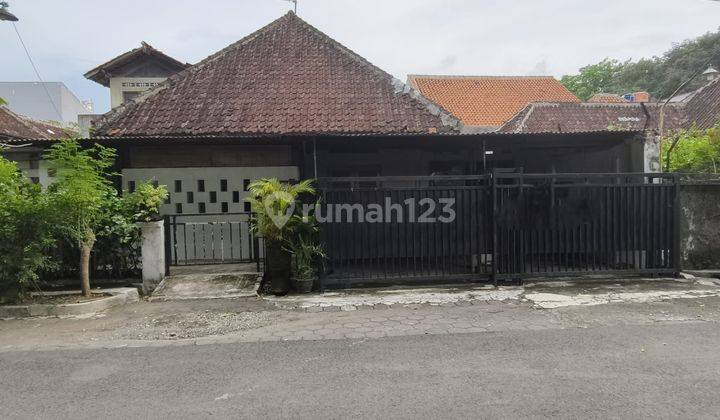 Tanah bonus rumah lama tengah kota Semarang cocok untuk rumah kos dekat kampus Upgris dekat sekolah di pusat kota dekat pintu tol dijual di Halmahera Semarang tengah 1