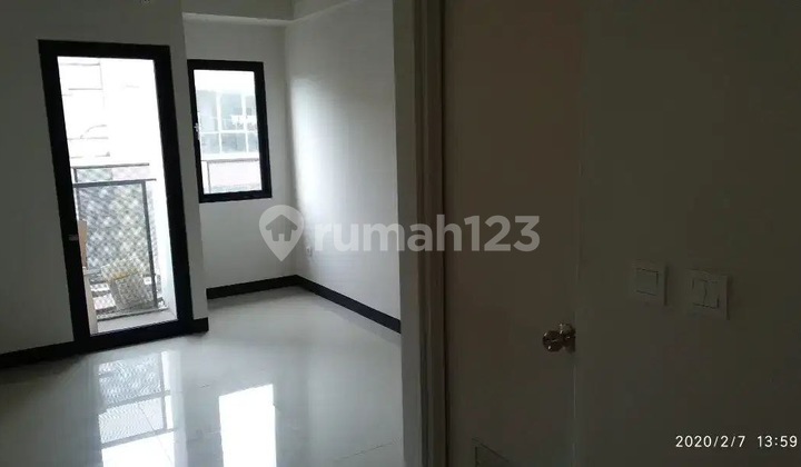 Dijual Apartemen Amega Crown Residence Dekat Merr