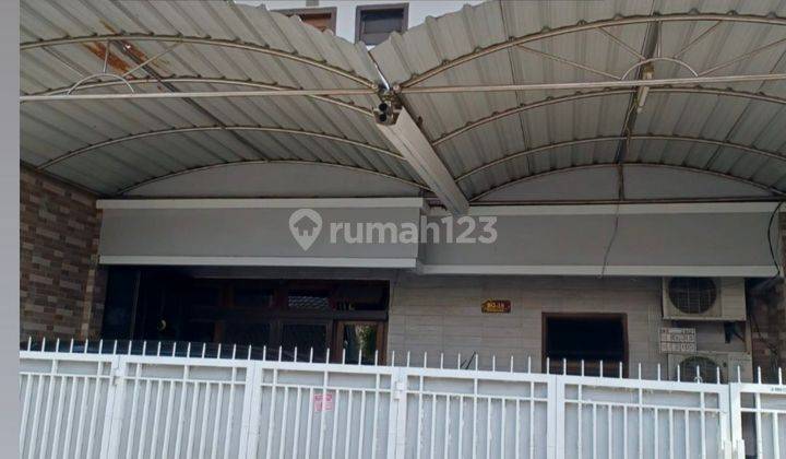 Rumah deltasari lokasi strategis di depan 1