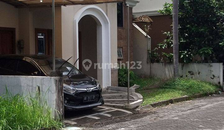 Rumah dalam perum one gate system dekat UGM 1