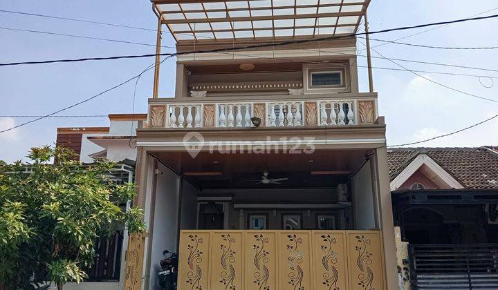 Dijual Rumah Mewah 2,5 Lantai Sudah Tersedia Kolam Renang  1