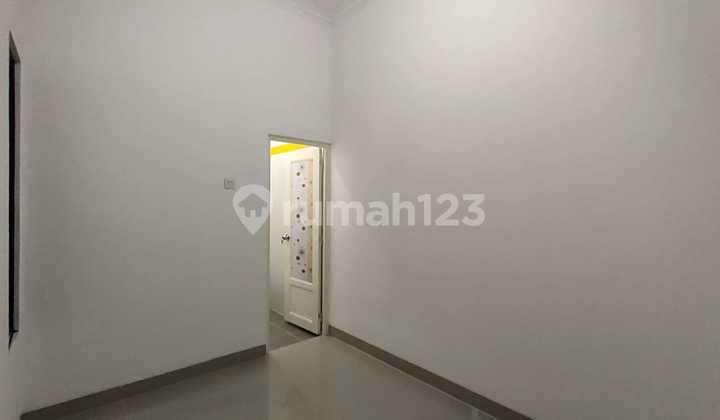 RUMAH LOKASI EMAS - DEKAT TOL, KULINER, DAN KRL! 2