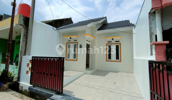 Beautiful House Near Park and Shopping Center at Grand Residence
