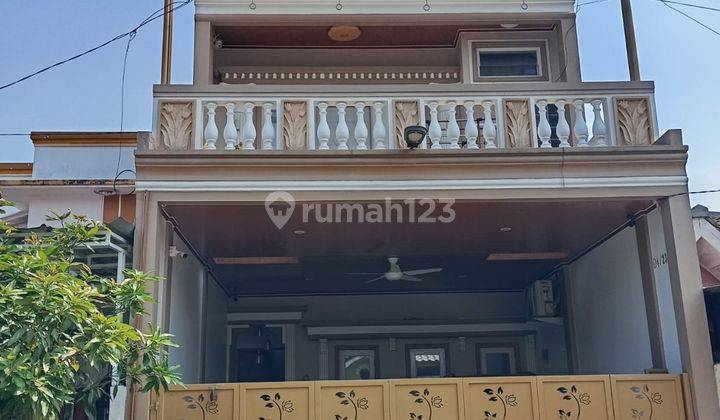 Dijual Rumah 3 Lantai Minimalis Cocok Untuk Keluarga Besar  1