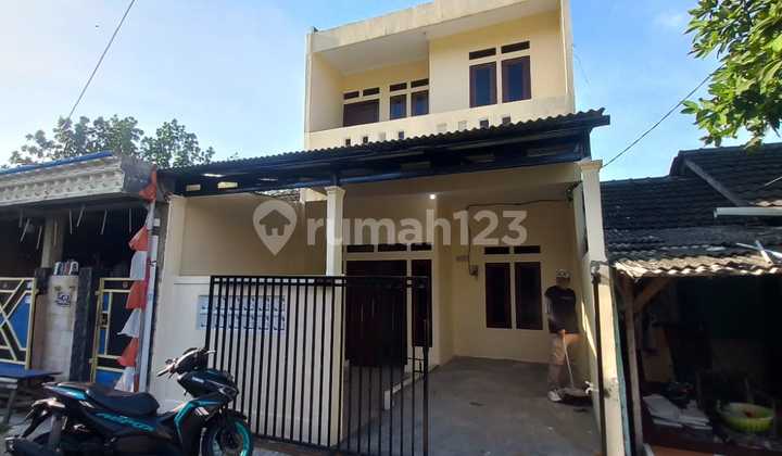 Di Jual Rumah 2 Lantai Siap Huni Lokasi Strategis 