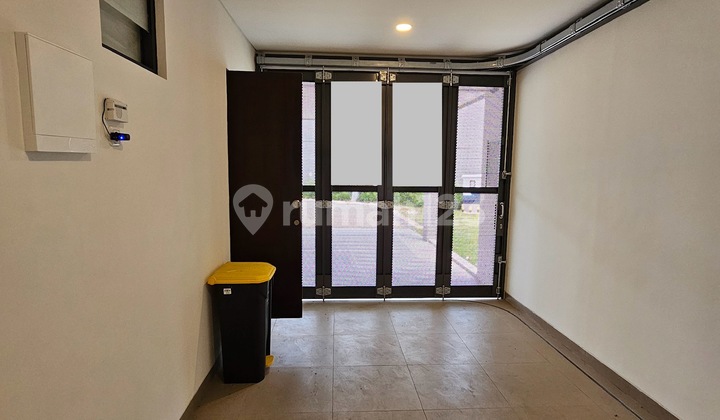 Selling at a Huge Loss! Brand New 3-Story L9x16 Corner Unit Facing Garden in Eonna, BSD City 2