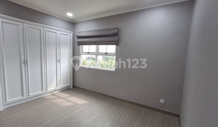 Bagus New Apartemen Semi Furnished Tower South Lantai Rendah 3+1 Br Di Kedoya Elok Kebon Jeruk Jakarta Barat