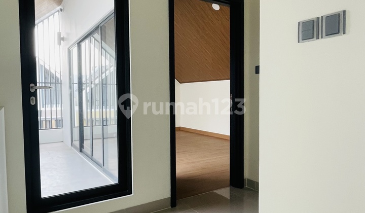 Good Deal Strozzi Attic 3 Floor Brand New Ensuite Bathroom At Symphonia Gading Serpong Good Deal Strozzi Attic 3 Floor Brand New Ensuite Bathroom At Symphonia Gading Serpong