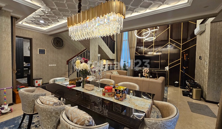 Harga Turun Rumah Mewah Hoek Furnished Super Bagus Disain Interior 9X20+ Hadap Utara di Zora BSD City Tangerang