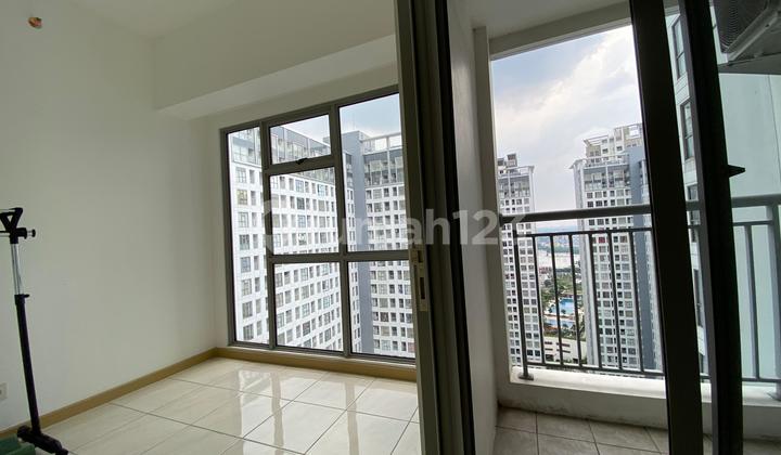 Apartemen View Kolam Renang 2 Br Full Furnished Tinggal Bawa Koper Tower Carmel M Town Apartment