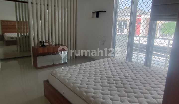 Sewa Cepat Rumah 8x18 Furnished Siap Huni Bawa Koper 4+1 Kamar Tidur Di Green Lake City Sewa Cepat Rumah 8x18 Furnished Siap Huni Bawa Koper 4+1 Kamar Tidur Di Green Lake City
