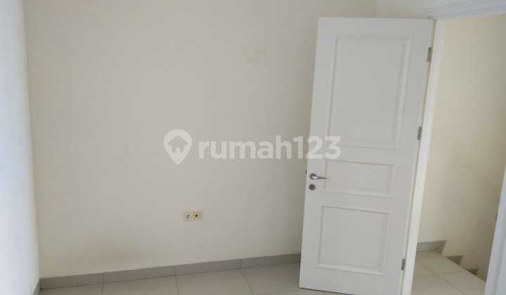 Rumah Bagus di Green Lake City 1