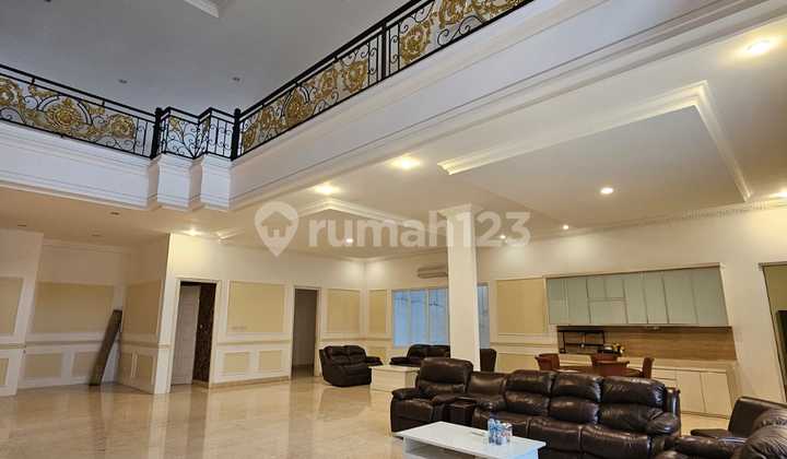 Rumah Modern Eropa Double High Ceiling Full Marmer di Sutera Buana Alam Sutera 1