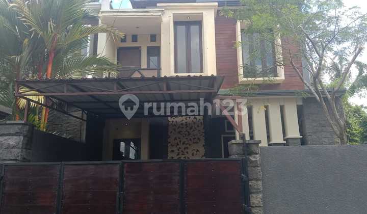 For Sale House in the Center of Tabanan City, Front and Back Yard, Completely Renovated Condition, SHM 2