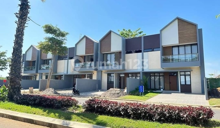 Dijual Rumah Contoh Type Boulevard di Perumahan Royal Spring