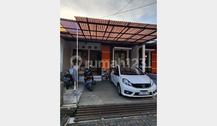 Ready-to-Live 1.5-Story Well-Maintained House in Puri Cipageran Indah 2 Complex, Cimahi – Strategic Location Near Sangkuriang & Permata Cimahi. 2