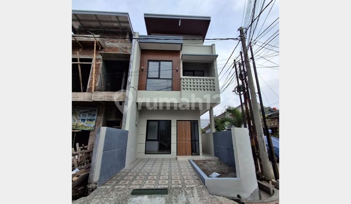 Rumah Baru 2 Lantai Siap Huni di Kiaracondong Bandung - Dekat Samsat, Tengah Kota, Bisa KPR, Harga 985 Juta Nego