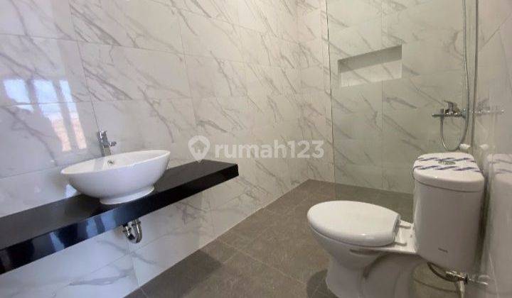 Dijual rumah baru modern minimalis di Taman Kopo Indah 2