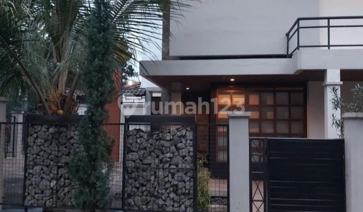 Di jual rumah di Setra Duta