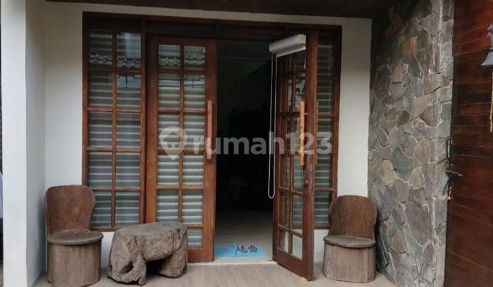 Di jual rumah di Setra Duta 2