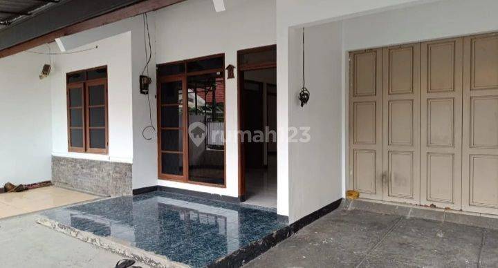 Di sewakan SANGAT CEPAT rumah di Taman Kopo Indah 1