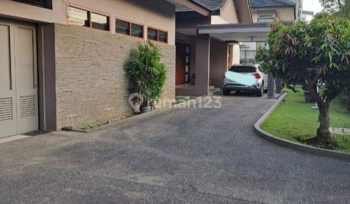 Di jual rumah mewah Sayap Dago 1