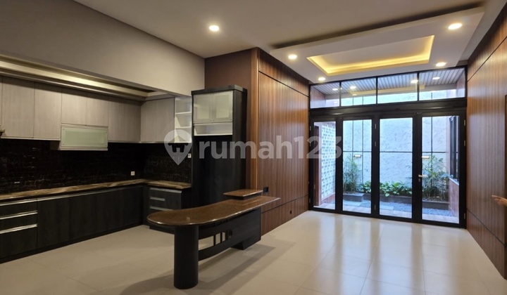 For Rent Nice & Well-Maintained House In Mekarwangi
