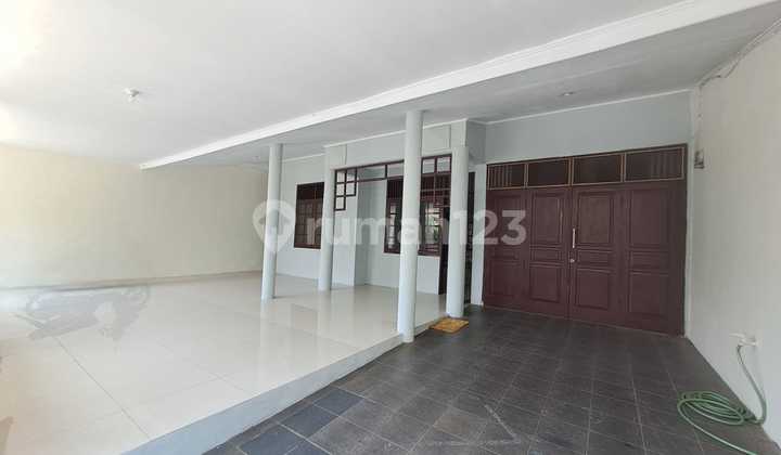 For rent, affordable house, ready to occupy, Pamulang, South Tangerang, SHM (Freehold Certificate).