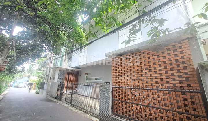 Dijual kos kosan 3 lantai dekat kampus Gunadarma UI depok strategis SHM