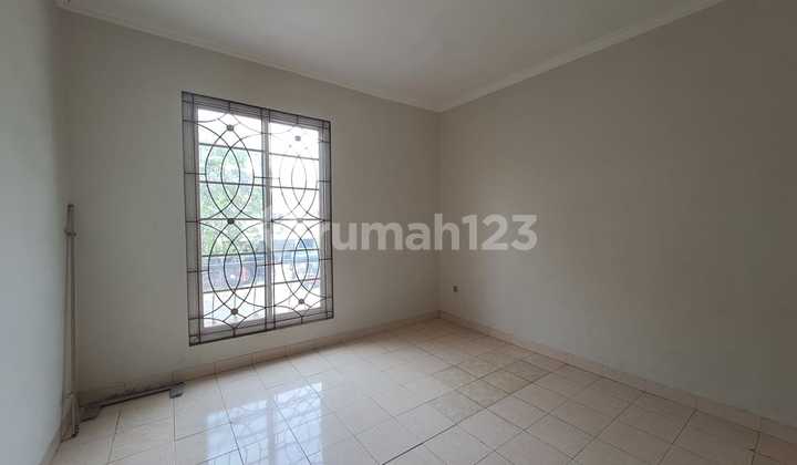 For rent, ready-to-occupy house facing the main road in BSD Nusa Loka, strategic location. For rent, ready-to-occupy house facing the main road in BSD Nusa Loka, strategic location.